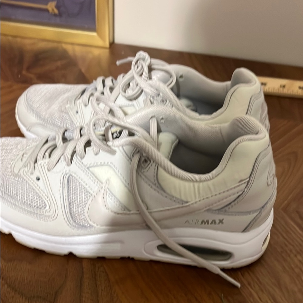 Nike air max White Athletic Shoes Low-Top Design - Picture 3 of 6